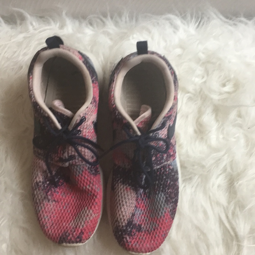 NIKE ROSHES PINK